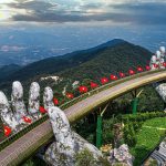 Cầu Vàng Bà Nà Hills với đôi bàn tay khổng lồ vươn giữa mây trời