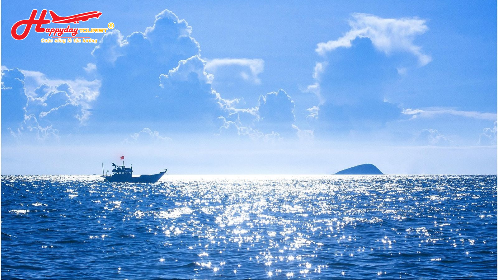 Khung cảnh biển trời trong xanh tuyệt đẹp