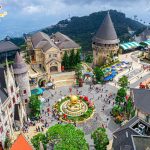 Toàn cảnh quảng trường Làng Pháp Bà Nà Hills với các lâu đài Châu Âu cổ kính nhìn từ trên cao