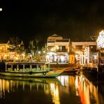 Hội An buổi tối chơi gì: phố cổ Hội An lung linh đèn lồng bên bờ sông Hoài vào buổi tối