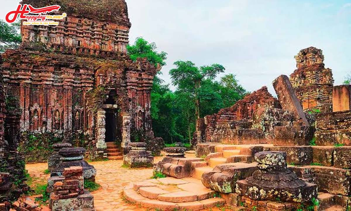 Quần thể đền tháp Chăm cổ kính tại Thánh địa Mỹ Sơn