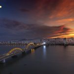 Kinh nghiệm đi Đà Nẵng: toàn cảnh cầu Rồng bắc qua sông Hàn tại trung tâm thành phố Đà Nẵng